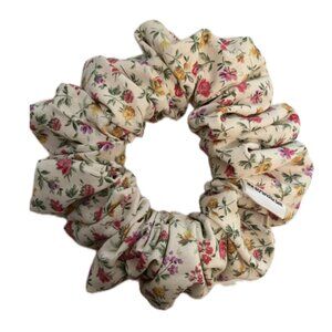 Regular Scrunchie- Roses